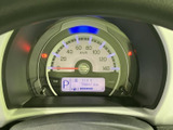 視認性の高いメーターで、運転に必要な情報を的確に把握できます。運転に集中できるシンプルなデザインと、使いやすさが特徴です。