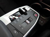 トグルスイッチ式のセレクターレバーが、より直感的で快適な操作性を実現。