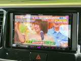 停車中にTVや映像を楽しめるので、休憩時間にも便利です。ドライブの合間にリラックスしたひとときを過ごせます。