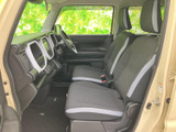 運転しやすい視点と、操作しやすい配置が特徴です。長距離運転でも疲れにくい、快適な運転空間です。