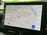 見やすい地図画面で、目的地までスムーズに案内。渋滞情報やルート検索など、運転に役立つ情報を的確に表示します。安全運転をサポート。