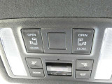 【電動スライドドアボタン】 車内からも開閉可能なスライドドアスイッチが付いています☆ (^_-)-☆ お荷物を抱えてドアが開けられないなんて事もありますよね!そんなお連れ様にも喜ばれる♪親切な機能です