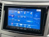 様々なソースに対応したオーディオシステム。CD、SD、Bluetoothなど、お好みの音楽を車内で楽しめます。音質の高さも魅力です。