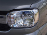 【ヘッドライト】省電力で長寿命の明るく運転しやすいLEDヘッドランプです。明るく照らすので暗い夜道からお客様を守ってくれます。お近くのスズキ自販島根までお越しください。