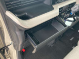 「この車の状態が気になる」「車の写真をもっと見たい」「在庫に似ているこんな車がほしい」など、どんな些細なことでもお気軽にお問い合わせください。あなたの理想の一台、私たちがお探しします!