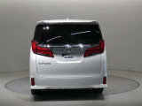 U-Carの販売だけでなく自動車保険、携帯電話の販売も行っております。