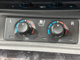 【シートヒーター&ベンチレーション】夏場は涼しい風でお尻や背中の熱やムレを防ぎ、冬はエアコンよりも早く温まってポカポカに!季節を問わず快適に過ごせます。