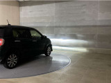LEDヘッドランプです。十分な明るさを保ちつつも消費電力が少なく、バルブ寿命も長いのが特徴です。瞬時にMAXの光量を発揮するのもLEDならではです。☆LEDフォグランプも装備☆