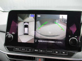 多彩なナビ機能に加えて、アラウンドビューモニターの画像も大画面に映し出されます。周囲の状況をもっと確認しやすくなり、駐車が楽に安心して行えます。