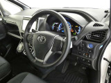 見通しのよいすっきりとした視界で、誰でも運転しやすいです。運転のしやすさは疲れにくさにも繋がりますよ♪