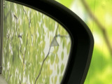 停車時にTVの視聴が可能です。移動中の休憩時間などに、リラックスした時間をお過ごしいただけます。