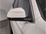【BMWミラー】視認性の高いスタイリッシュなミラー。自動防眩機能も付いており夜間のドライビングをサポートします。