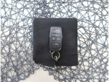 【スマートキー】キーをバッグやポケットに入れたままでもドアロックの開閉が出来るほか、エンジンキーを挿さなくてもエンジンスタートストップが出来ます。