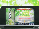 後方状況を安全確認できるモニター画面。狭い道や駐車時にも、より安心して運転できます。