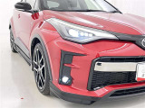フォグランプ装着車です。暗い夜道の車両前方を明るく照らします