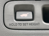 【パワーバックドア】スマートキーや運転席のボタンを押すだけでリアゲートが自動で開閉します!荷物を持っている時や、高い位置にあるバックドアを閉める際に便利な機能です♪