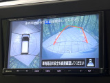 【アラウンドビューモニター】専用のカメラにより、上から見下ろしたような視点で360度クルマの周囲を確認することができます☆死角部分も確認しやすく、狭い場所での切り返しや駐車もスムーズに行えます。