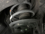 お車を安心してお乗りいただく為には、足回りの定期点検が欠かせません。サービスサポート(有償保証)では無料点検もご提供しており、安心のカーライフをお過ごしいただけるサポート体制が整っています。