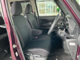 運転のしやすさや、乗り降りにも配慮した運転席