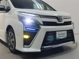 高輝度で点灯速度が速く、しかも消費電力の少ないLEDヘッドライトが装備されています!LEDの明るい光が走行中の視界の確保をサポートして、夜のドライブがより楽しく安全に運転できます♪