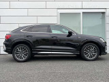 AudiQ3は、SUVらしい量感のあるボディを主張しながら、スポーティなクーペライクなラインを取り入れるという全く新しい挑戦をしています。