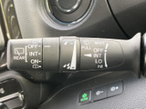 雨天時でもクリアな視界を確保。操作も簡単で、運転に集中できます。フロントガラスの清掃もスムーズです。