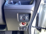 両側電動パワースライドドアは運転席からもワンタッチ操作が可能です♪