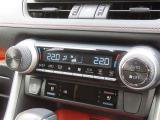 オートエアコンで車内はいつでも快適です♪