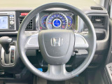 【純正革巻きステアリング】上質な革を使用することで、手にしっかり馴染みとても運転しやすいハンドルです♪