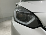 LEDヘッドライトは、点灯の瞬間から最大光量を発揮し、突然暗くなるトンネルなどでの安定感を高めます。