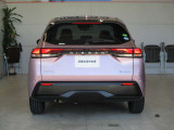 e-POWERとは、エンジンで発電してモーターで走るシステムです。そのため、燃費が良く、走り出しもなめらかです。走行モードの自動制御によって、ブレーキを踏む回数も減るなどのメリットも♪