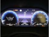 とっても見やすいメーターです。夜間時はラグジュアリーな気分にさせてくれる照明が魅力ですので、夜のドライブも楽しみになりますよ♪