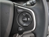 ◆アダプティブクルーズコントロール◆予め設定した車速内でクルマが自動的に加減速。前走車との適切な車間距離を維持しながら追従走行します。【LKAS】車線維持支援システムでステアリング操作を支援。