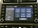 ラジオやCD、USBなど、多様なソースに対応しています。お好みの音楽をクリアな音質でお楽しみいただけます。ドライブ中のエンターテイメントに最適です。