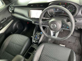 アダプティブタイプのオートクルーズです。車線中央付近を走行するようにステアリングを制御し、運転者のハンドル操作を支援します。