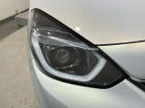LEDヘッドライトは、点灯の瞬間から最大光量を発揮し、突然暗くなるトンネルなどでの安定感を高めます。