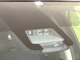 【トヨタセーフティセンス】走行中に前方の車両等を認識し、衝突しそうな時は警報とブレーキで衝突回避と被害軽減をアシスト。より安全にドライブをお楽しみいただけます。
