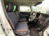 運転席シート廻りは使用感も少なく、良好な状態となっています。丁寧に使われていたことがよくわかりますね。