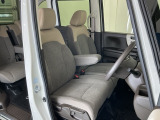 当車両は、次のお客様に気持ちよくお乗りいただくため、専門スタッフによる【徹底シートクリーニング】を施工済みです!