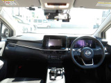 運転席からの視界が左右に広く隅々まではっきりと見渡せます。車の前端も把握しやすく安心して運転できます。