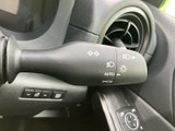 操作しやすいウインカーレバーで、安全な車線変更をサポート。直感的に操作できるため、運転に集中できます。快適な運転体験を。