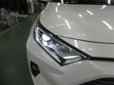 1灯の光源でハイ・ローを切り替えられるBi-Beam LEDランプ+LEDクリアランスランプ(オートレベリング機能付)