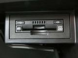 高速道路を賢く使うETC2.0装備です。高速道路とクルマが情報を連携して渋滞の迂回ルートや災害時の適切な誘導をしてくれたりします。