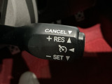 クルーズコントロールを装備しています。高速道路などで一定の速度で走ってくれるので運転が楽ですよ!速度を設定できますので、スピードの出しすぎにも注意できます。