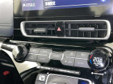 オートエアコンで快適な室内です。