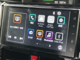 多彩な機能を備え、快適なドライブをサポート。スマートフォン連携で、お気に入りの音楽やアプリも利用可能です。情報収集もスムーズに行えます。