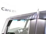 ★ドアバイザー★雨天時に窓を開けても濡れにくく車内に雨が入り込むのを防ぎながら換気ができます(^^♪