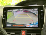 バックモニター付きで、狭い場所での駐車や車庫入れも安心です。安全確認をサポートし、運転をより快適にします。