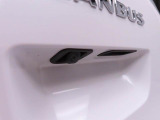 愛知ダイハツのお店では、ダイハツ車を知り尽くしたプロフェッショナルなサービススタッフが、専用の診断機器を使って各システムを点検しております。