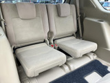 3列目シートも広々とした空間を確保。多くの乗員を乗せても快適な移動が可能です。
